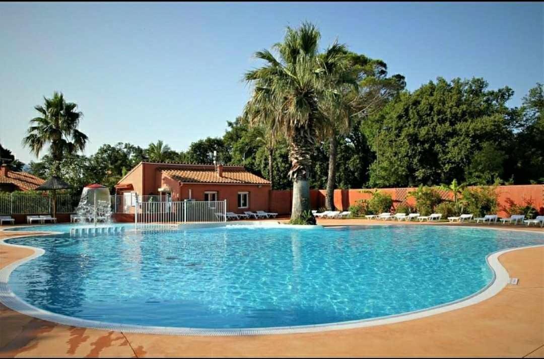 Camping Le Clos Du Thym - أرجيليه- سور- مير المظهر الخارجي الصورة